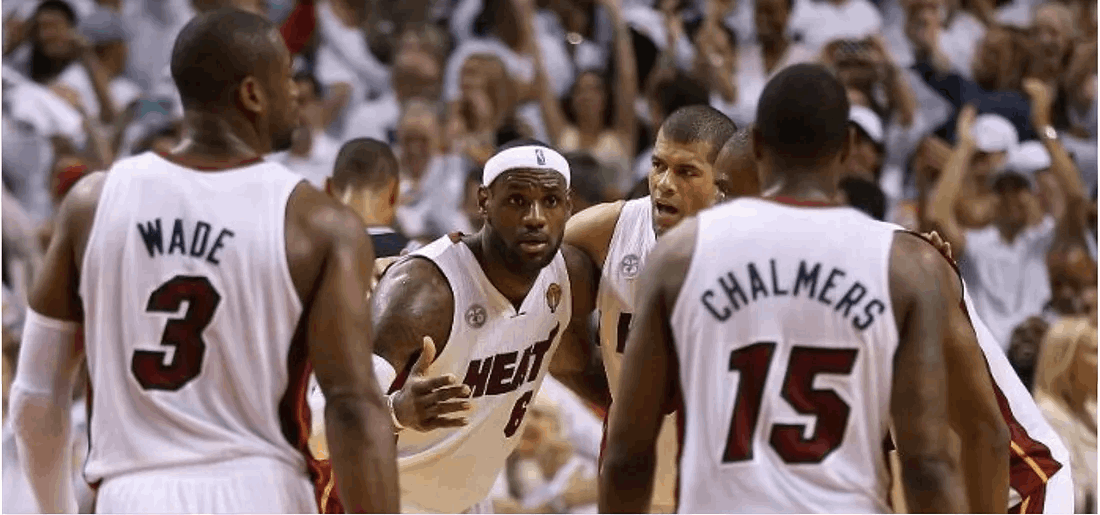 很明显，勒布朗·詹姆斯是队长，球队听他的……也许除了韦德。